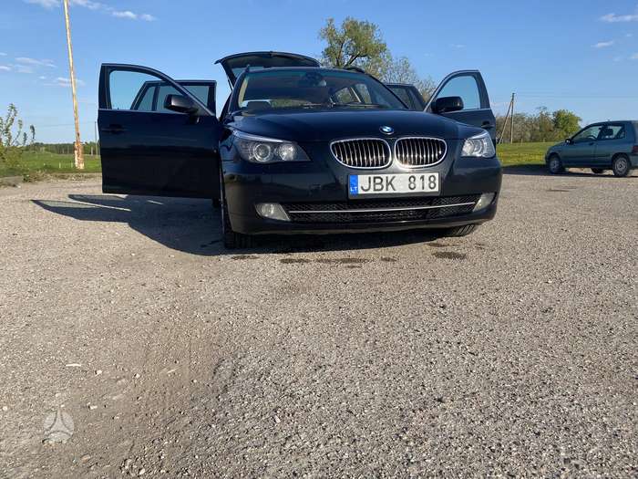 BMW 535, universalas