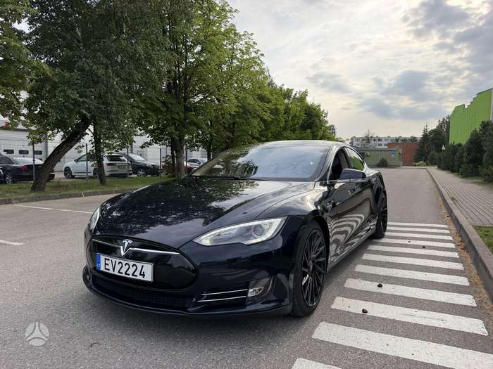 Tesla Model S, saloon / sedan