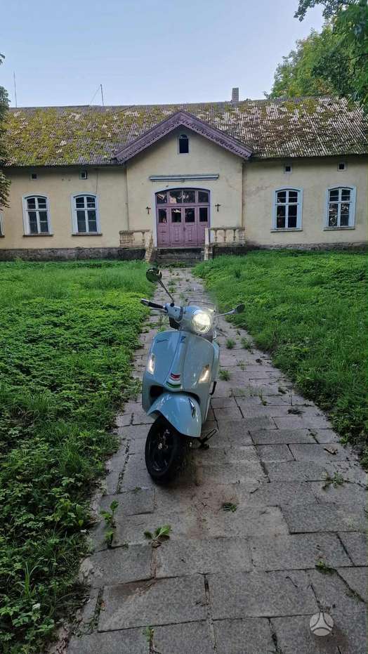 Piaggio Vespa 300cc, scooters / mopeds