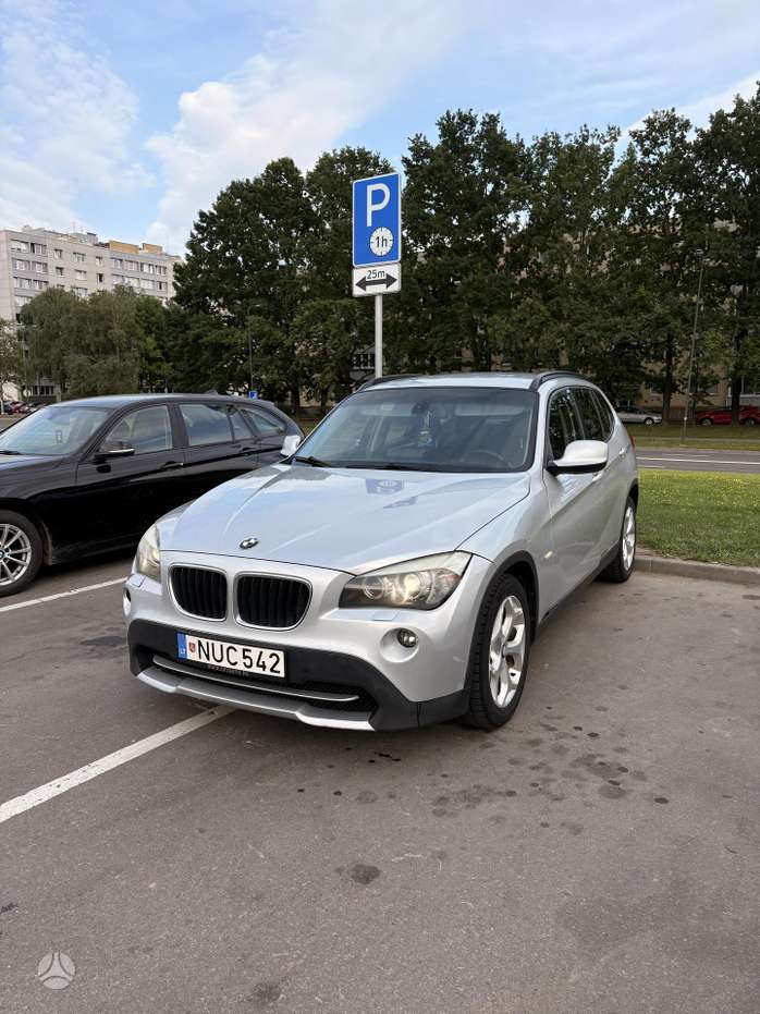 BMW X1, 2.0 l., off-road / crossover