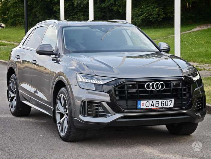 Audi Q8, 3.0 l., off-road / crossover