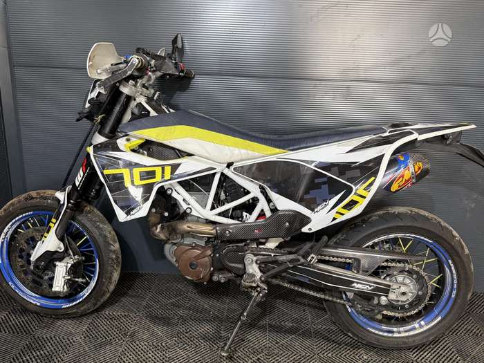 Husqvarna SM 701cc, supermoto