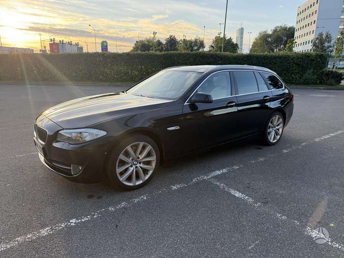 BMW 525, 3.0 l., universalas