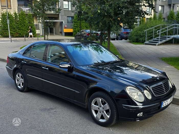 Mercedes-Benz E320, 3.2 l., Седан