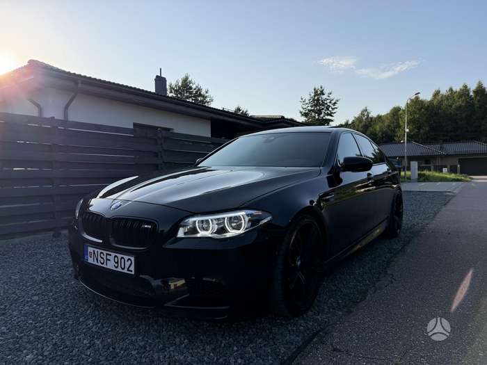BMW M5, 4.4 l., Седан