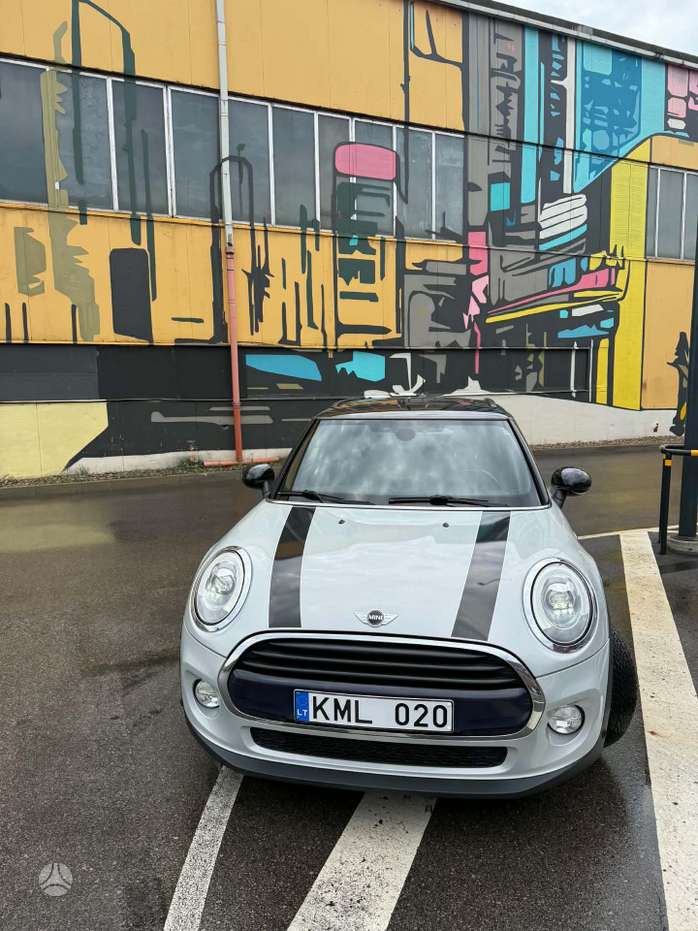 Mini Cooper, 1.5 l., hatchback