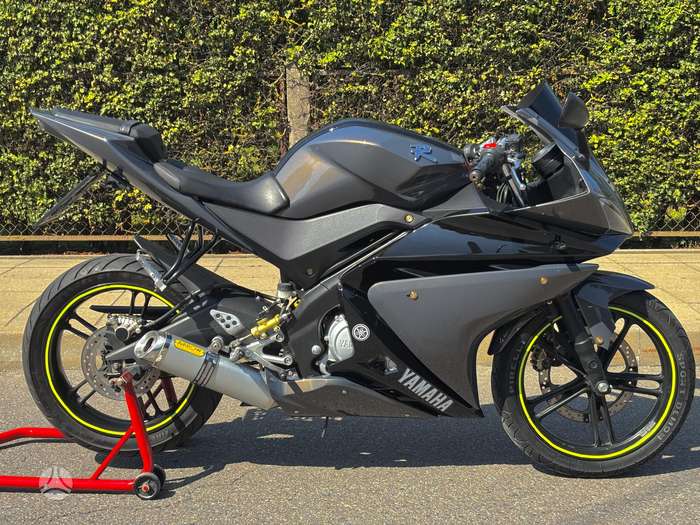 Yamaha YZF 125cc, superbikes