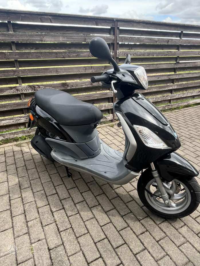 Piaggio Fly 125cc, scooters / mopeds