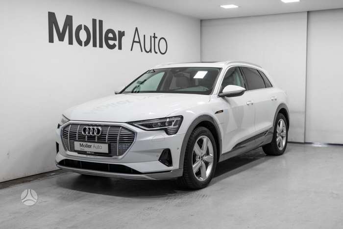 Audi e-tron, off-road / crossover