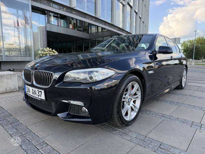BMW 530, saloon / sedan