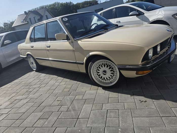 BMW 520, 2.0 l., Седан