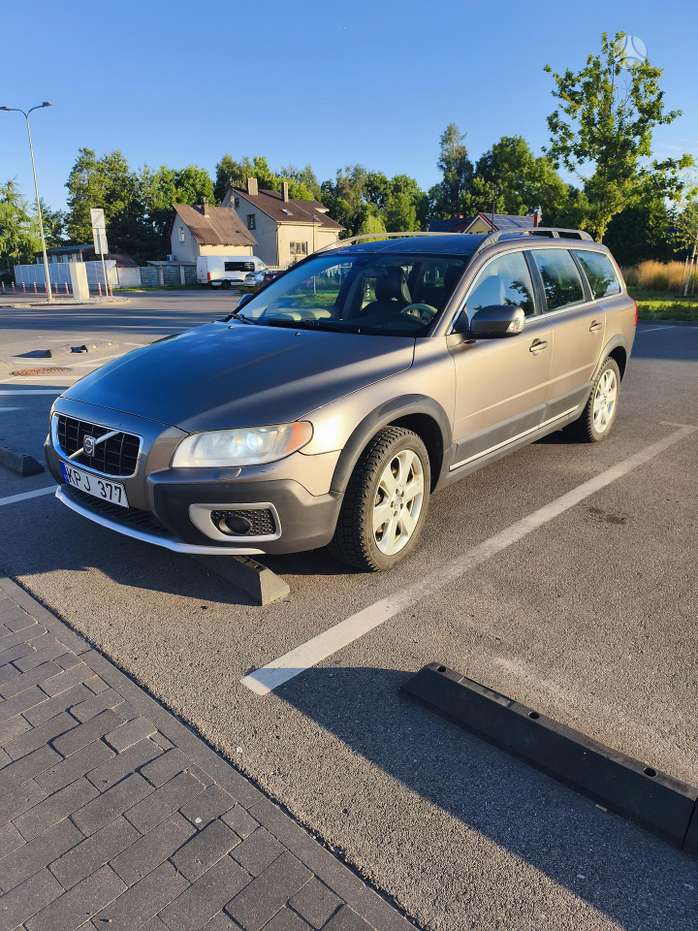 Volvo XC70, 2.4 l., wagon