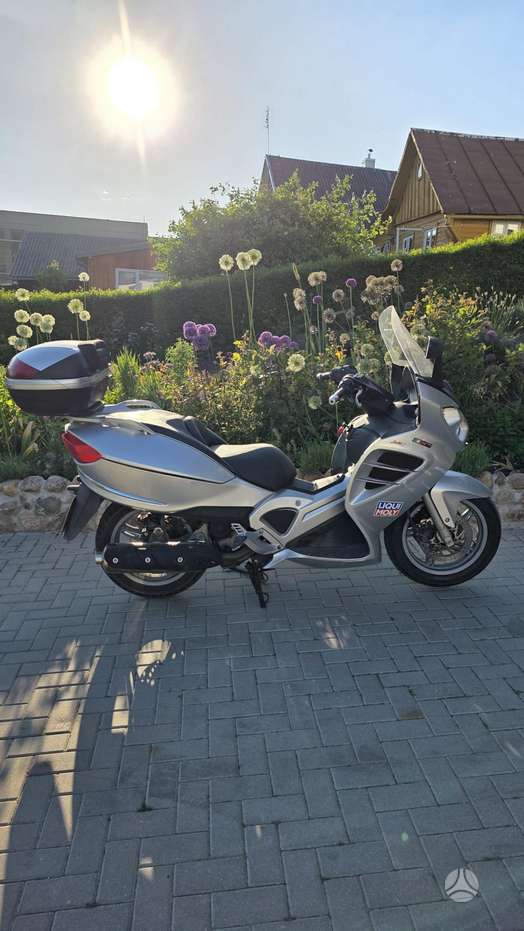 Malaguti Spidermax, scooters / mopeds