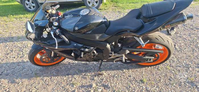 Yamaha R1 1000cc, superbikes