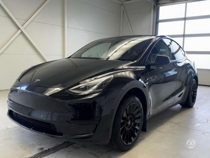 Tesla Model Y, 75 kWh, hatchback