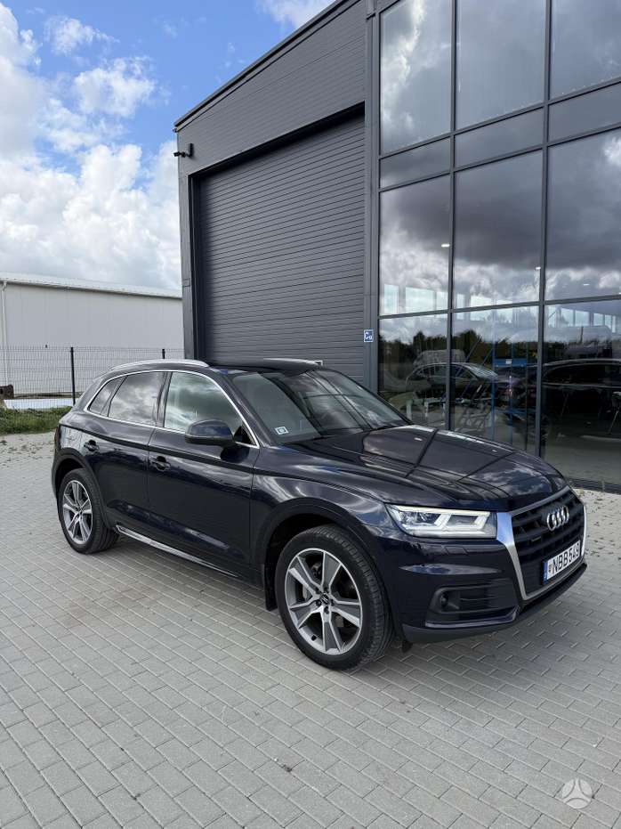 Audi Q5, 2.0 l., off-road / crossover