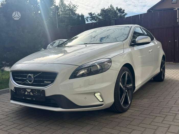 Volvo V40, 2.0 l., hatchback