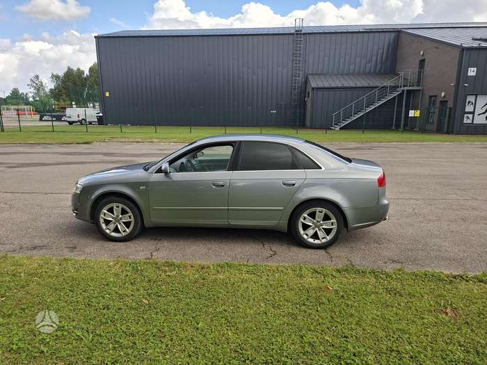 Audi A4, 2.0 l., Седан