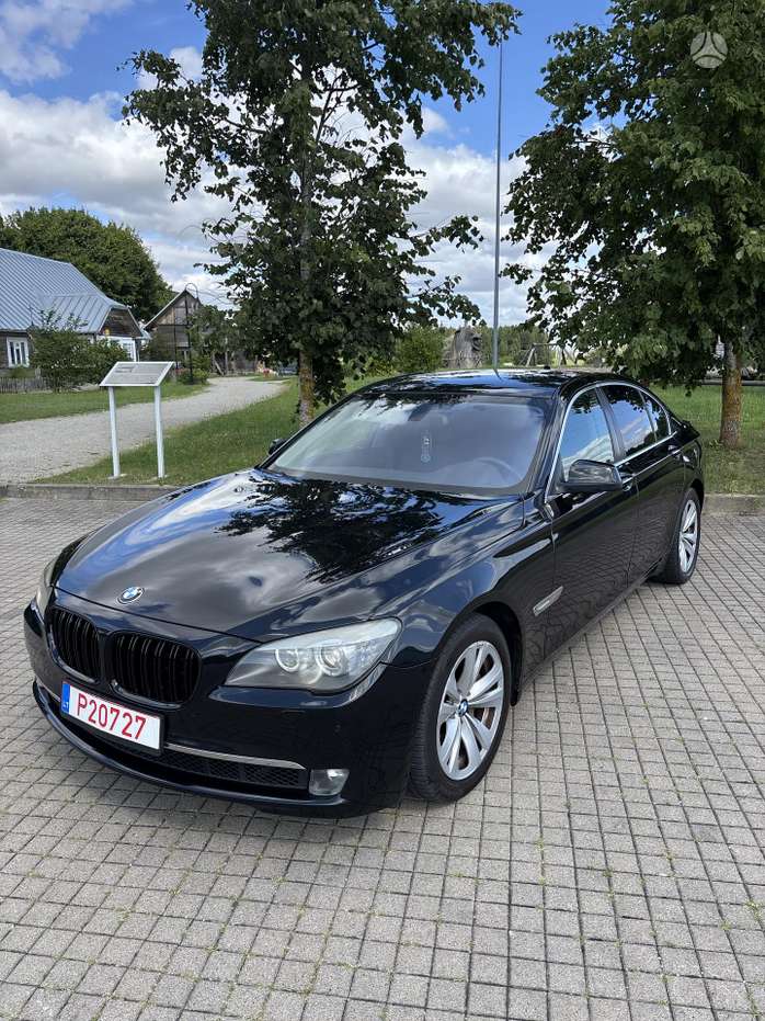 BMW 730, 3.0 l., Седан