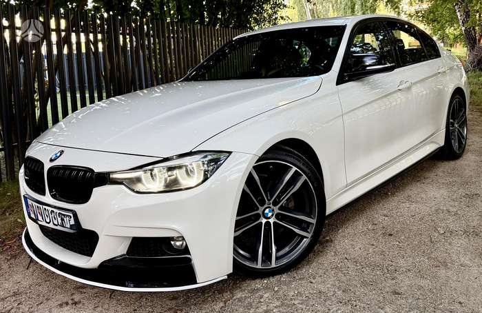 BMW 320, Седан