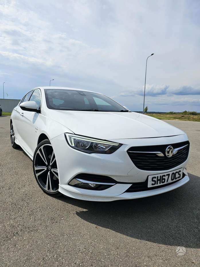 Opel Insignia, 2.0 l., Седан