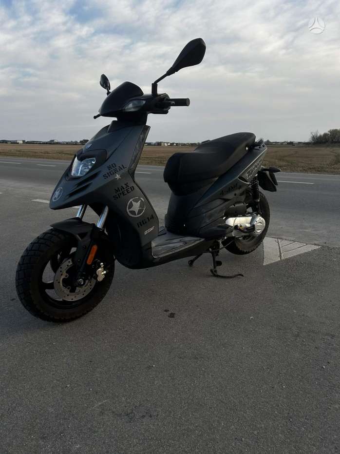 Piaggio Typhoon 49cc, scooters / mopeds