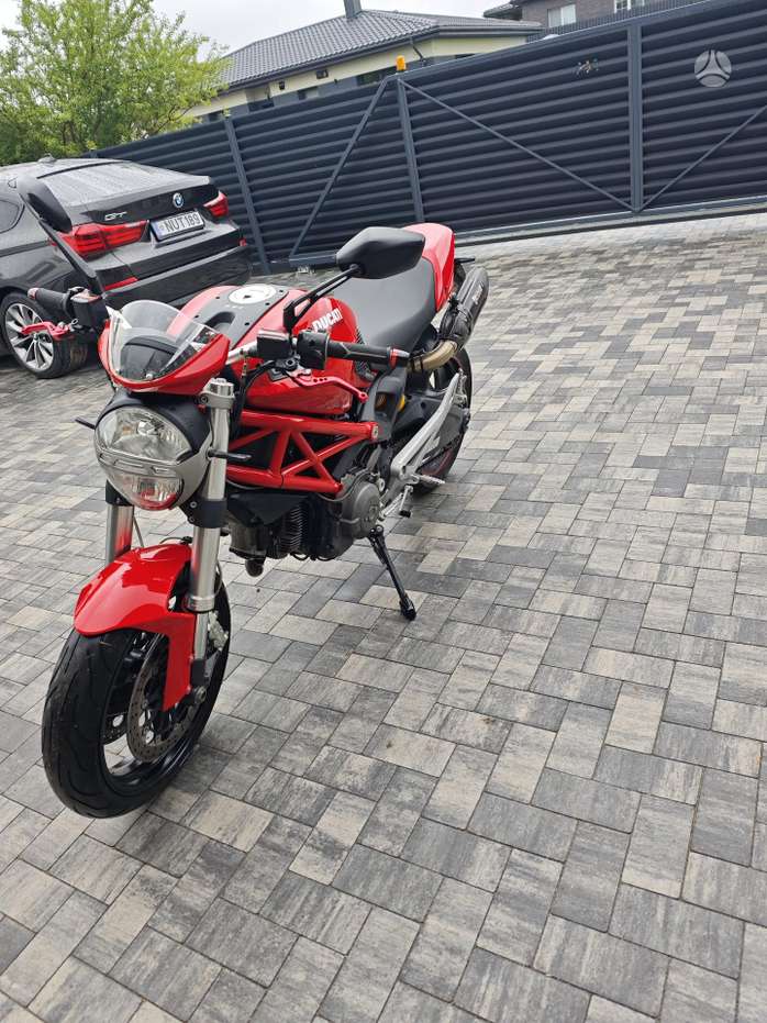 Ducati Monster 696cc, street / classic