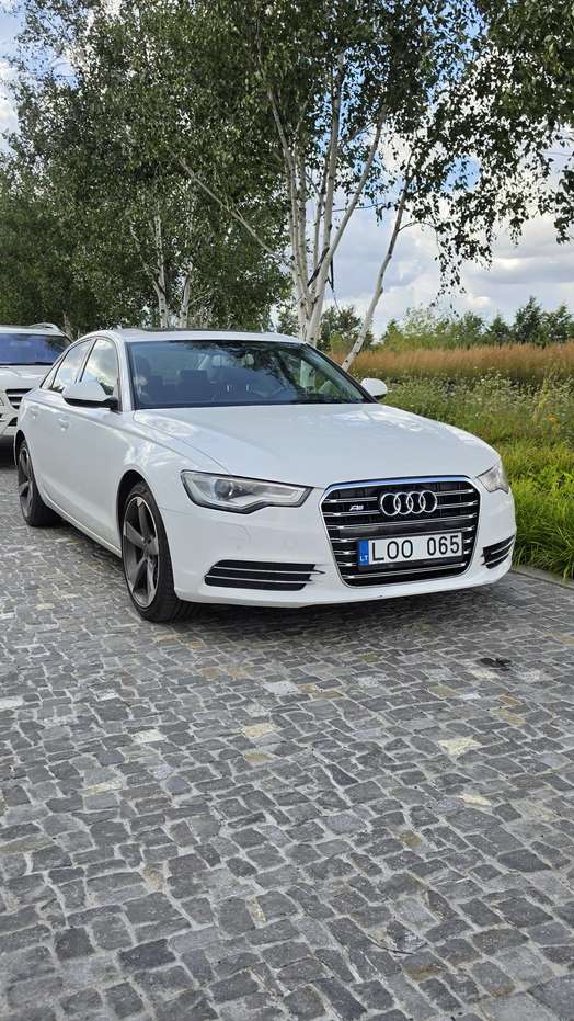 Audi A6, 2.0 l., Седан