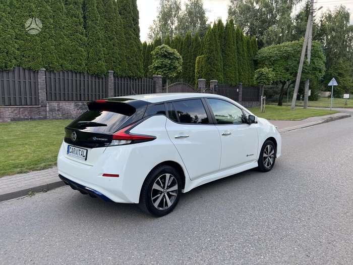 Nissan Leaf, 40 kWh, hatchback
