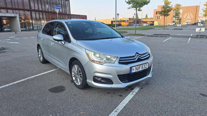 Citroen C4, 1.6 l., hatchback