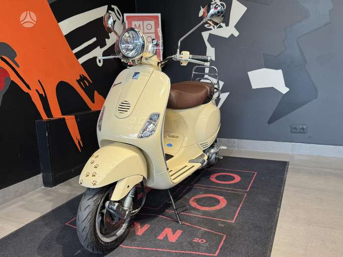 Piaggio Vespa 125cc, scooters / mopeds