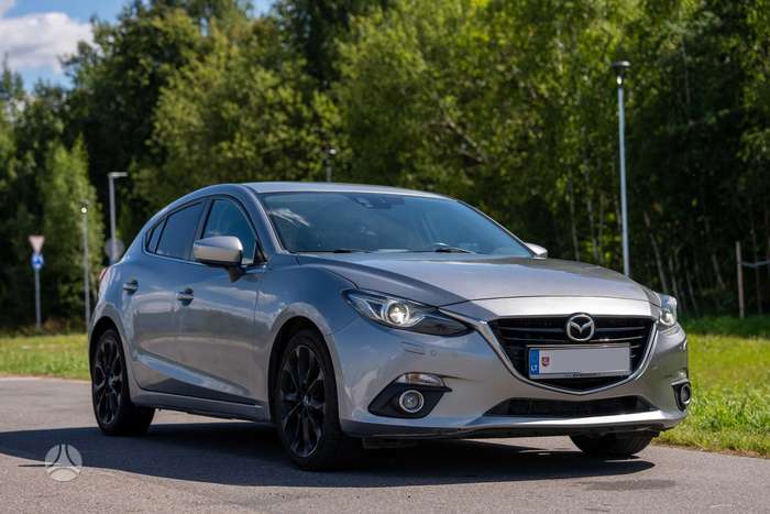 Mazda 3, 2.0 l., Хэтчбек