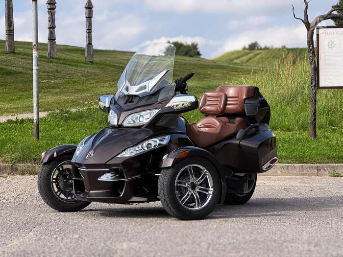 Can-Am Spyder 1000cc, трициклы