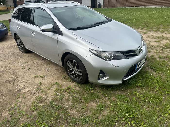 Toyota Auris, 1.4 l., Универсал