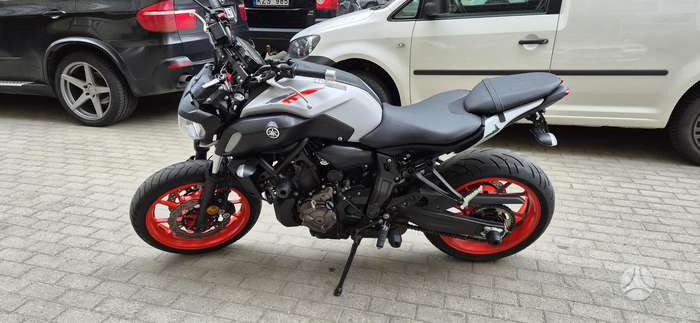 Yamaha MT 07 700cc, street / classic