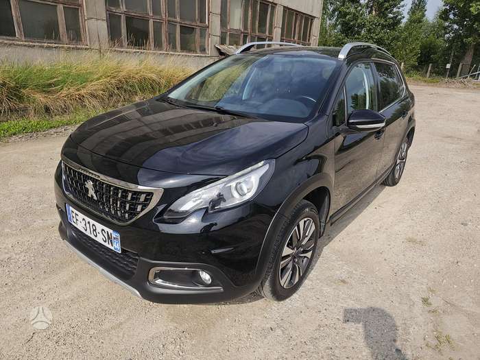 Peugeot 2008, 1.2 l., hatchback