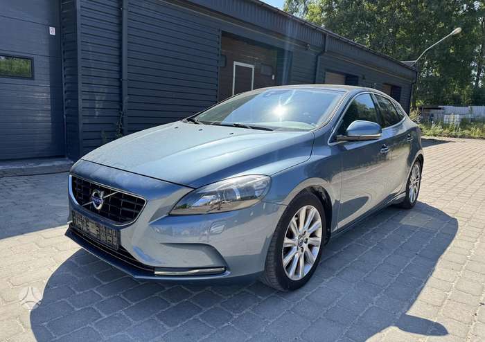 Volvo V40, 1.6 l., hatchback