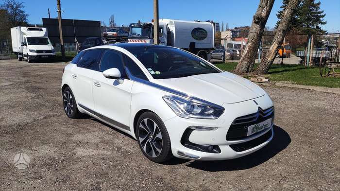 Citroen DS5, 2.0 l., hatchback