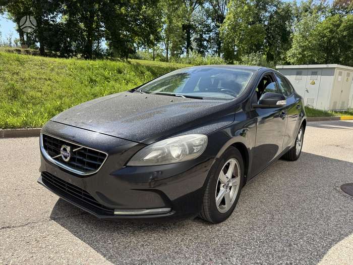 Volvo V40, 1.6 l., hatchback