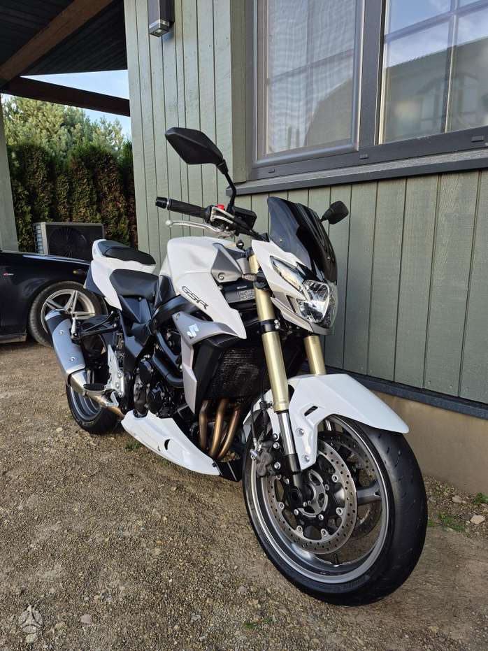 Suzuki GSR 749cc, street / classic