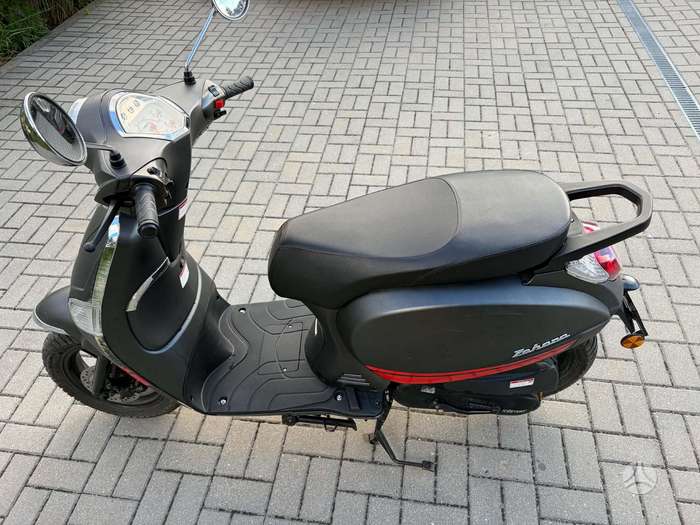 Keeway Zahara 50cc, scooters / mopeds