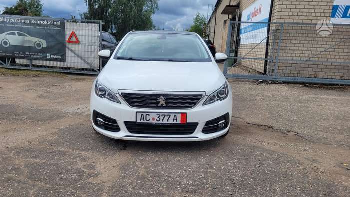 Peugeot 308, 1.2 l., hatchback