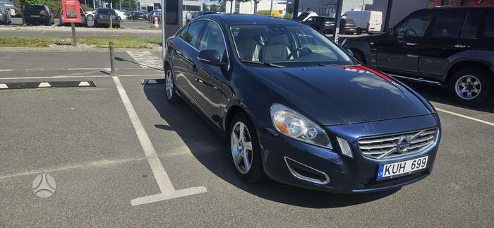 Volvo S60, 2.5 l., Седан