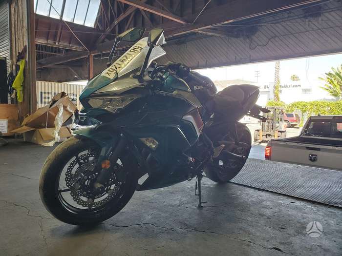 Kawasaki EX 650cc, superbikes