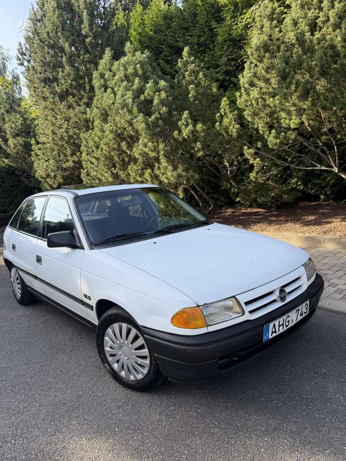 Opel Astra, 1.8 l., hatchback