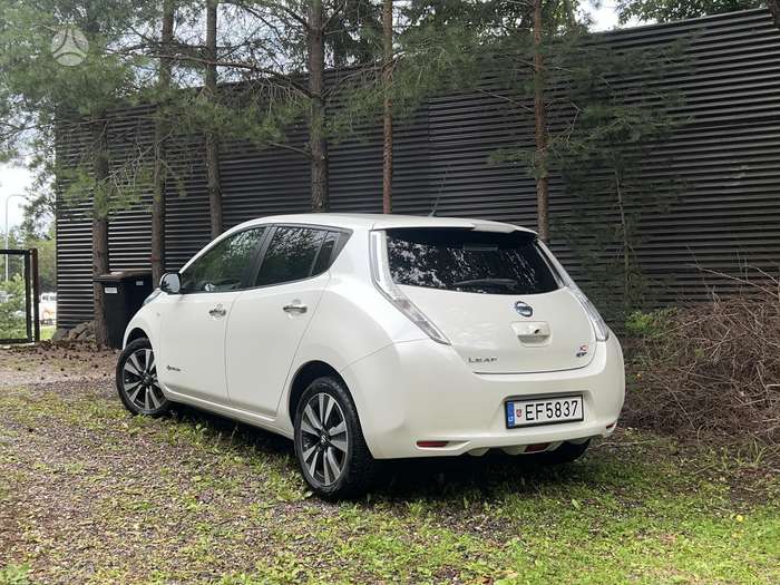Nissan Leaf, 30 кВт·ч, Хэтчбек