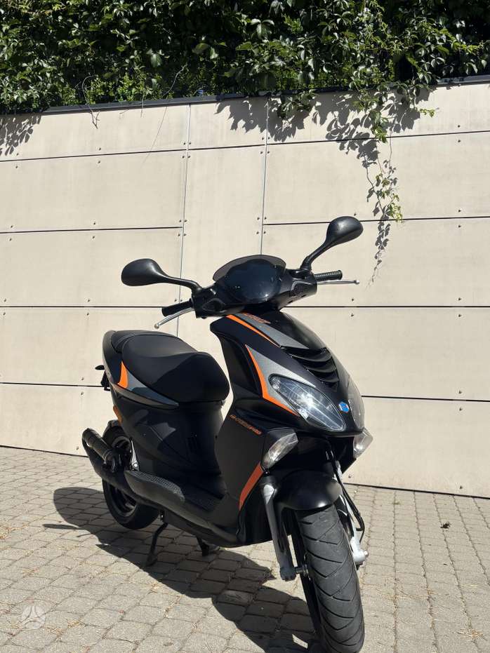 Piaggio NRG 49cc, scooters / mopeds