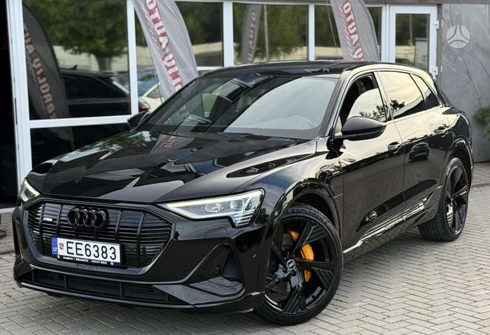 Audi e-tron, 71 kWh, off-road / crossover
