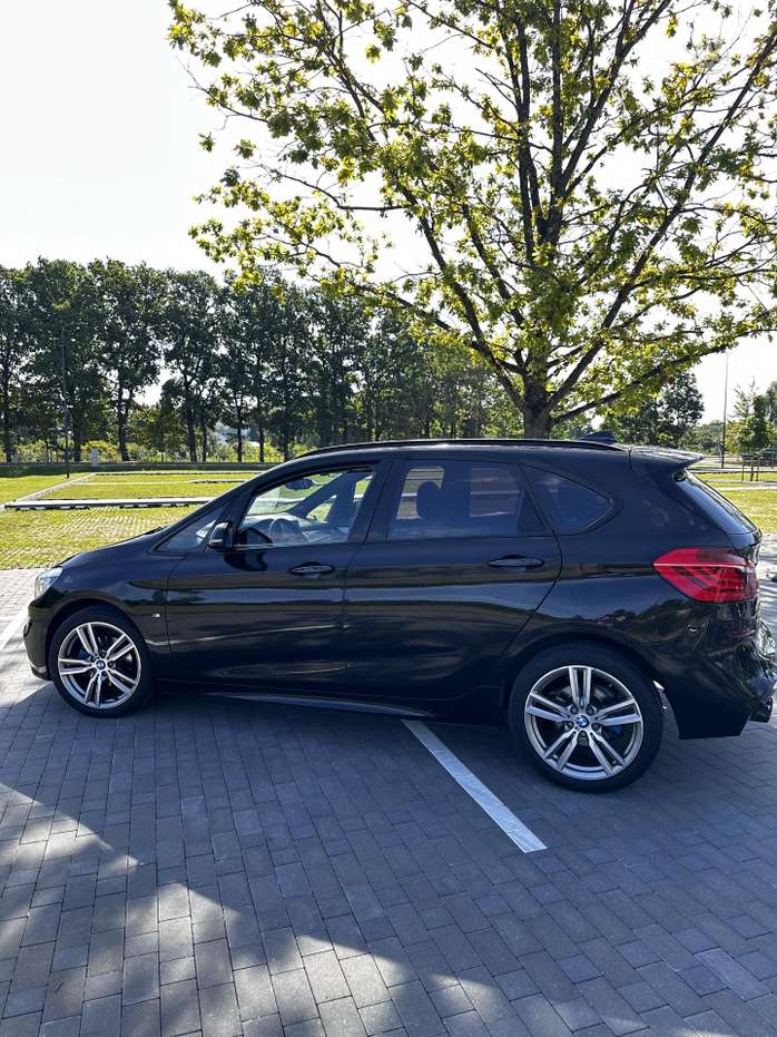 BMW 218 Active Tourer, 2.0 l., hatchback