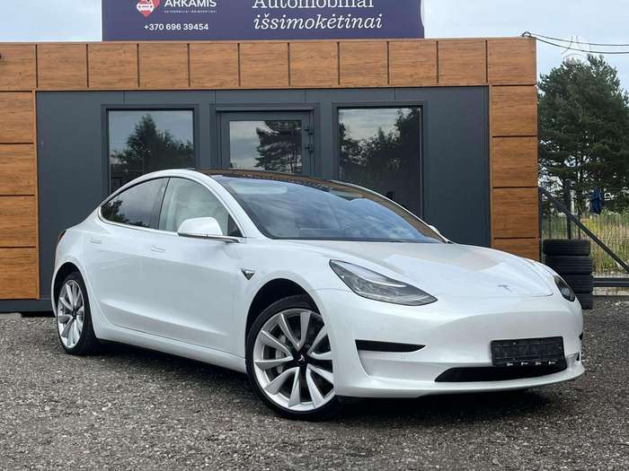Tesla Model 3, 55 кВт·ч, Седан